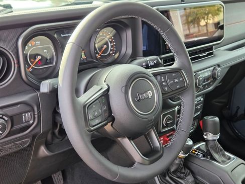Used 2026 Jeep Gladiator Rubicon AWD/4WD image 23