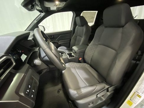 New 2026 Toyota Tacoma SR5 image 9