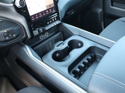 New 2026 RAM 2500 Big Horn AWD/4WD image 33