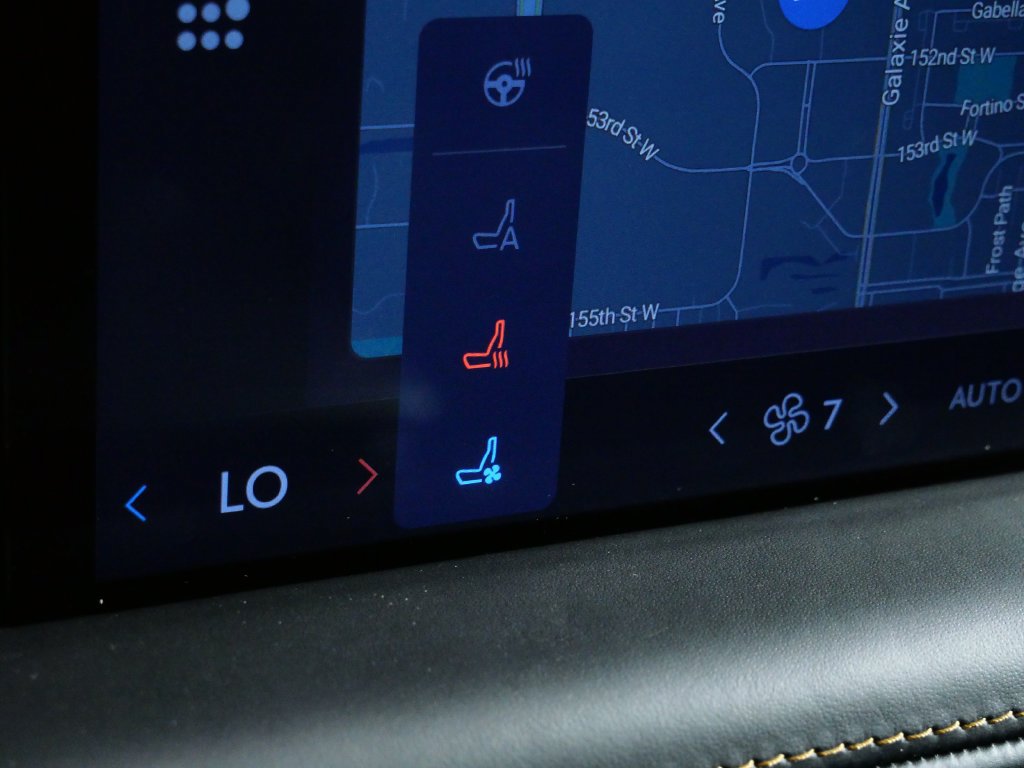 Certified 2025 Lincoln Aviator Black Label AWD/4WD image 26