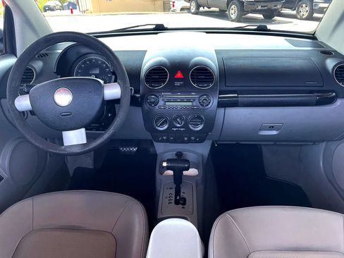 Used 2007 Volkswagen Beetle Convertible w/ Package 1 FWD image 20