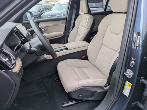 New 2026 Volvo XC90 B6 Plus w/ Protection Package Premier image 14