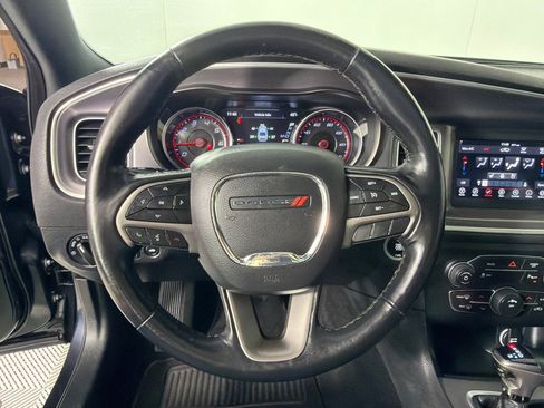 Used 2019 Dodge Charger SXT w/ Leather Interior Group image 15