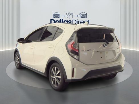 Used 2018 Toyota Prius C Two image 7