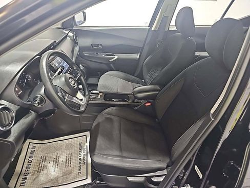 Used 2022 Nissan Kicks SV image 2