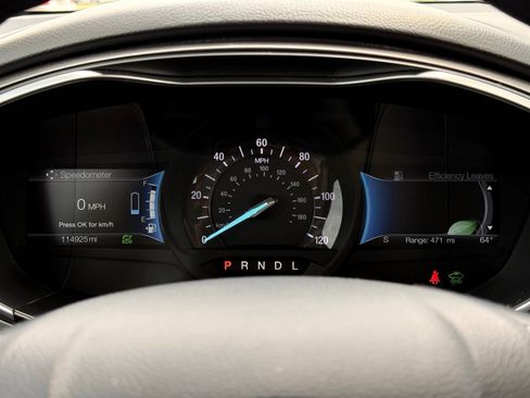 Used 2019 Ford Fusion SE FWD image 28