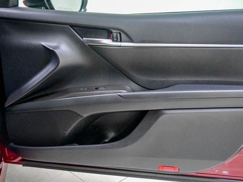 Used 2022 Toyota Camry LE image 31