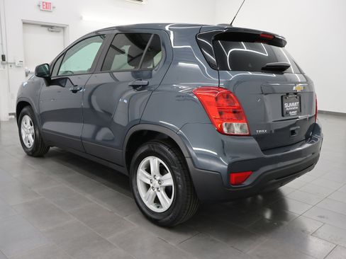 Used 2021 Chevrolet Trax LS w/ Tint and Cruise Package FWD image 5