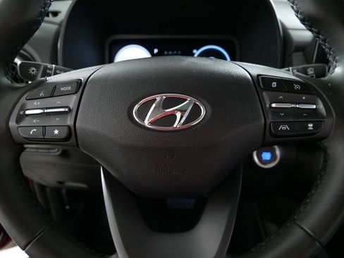 Used 2022 Hyundai Kona Limited AWD/4WD image 25