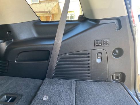Used 2019 Cadillac Escalade Premium Luxury AWD/4WD image 48