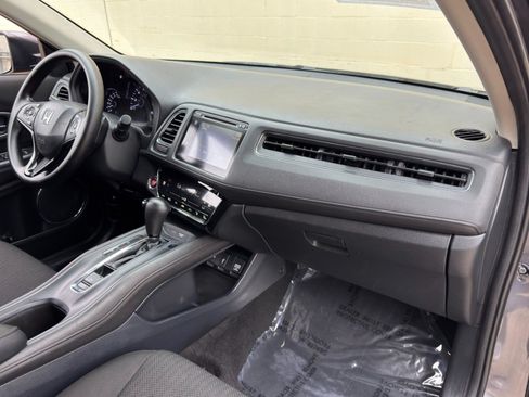 Used 2018 Honda HR-V EX image 14