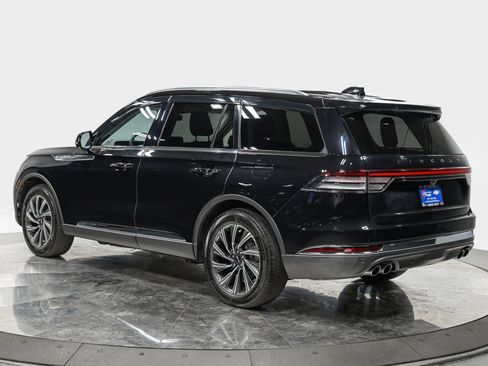 Used 2025 Lincoln Aviator AWD image 4