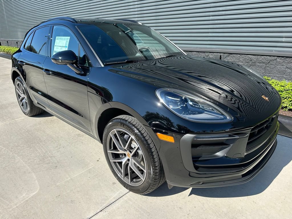 Certified 2026 Porsche Macan AWD/4WD image 11