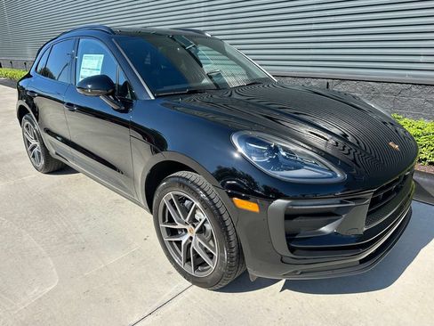Used 2026 Porsche Macan AWD/4WD image 11