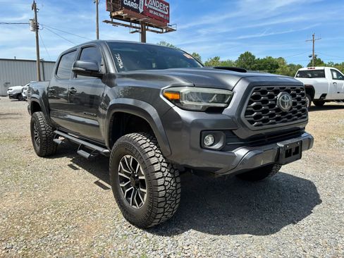 Used 2020 Toyota Tacoma TRD Sport w/ Technology Package image 5