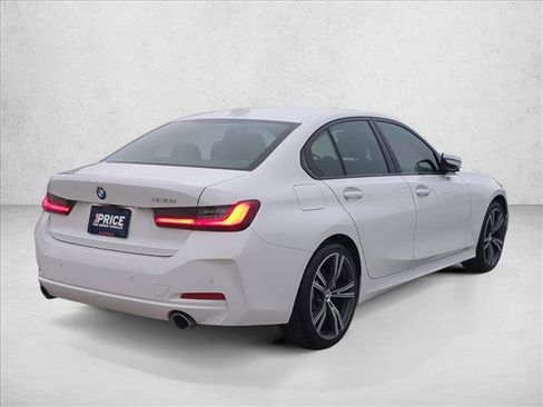Used 2023 BMW 330i Sedan w/ Convenience Package RWD image 5