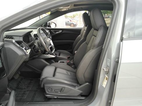 Used 2023 Audi Q4 e-tron Premium Plus w/ Premium Plus image 12