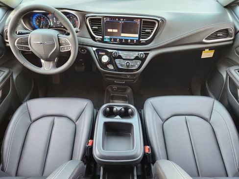 New 2026 Chrysler Pacifica Select image 20