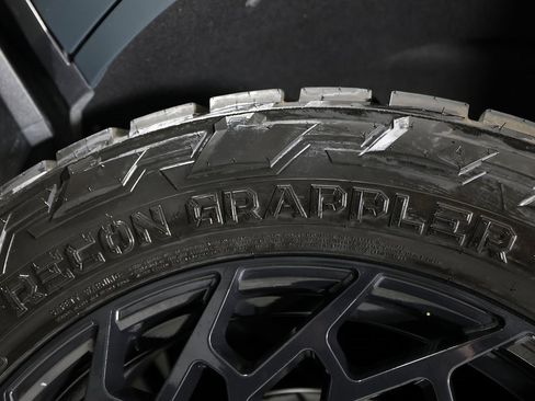 Used 2025 Cadillac Escalade V image 58