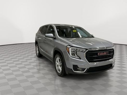 Used 2023 GMC Terrain SLE image 13