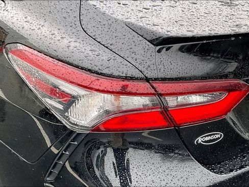 Used 2021 Toyota Camry SE image 29