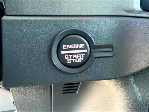 Used 2025 Ford Bronco Raptor AWD/4WD image 18