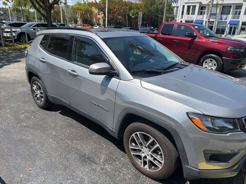 Certified 2019 Jeep Compass Latitude image 5