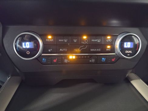 Used 2021 Ford Expedition Max XLT AWD/4WD image 16