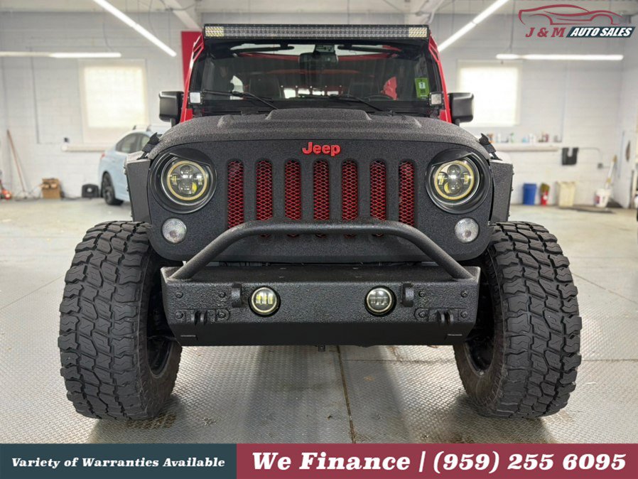 Used 2015 Jeep Wrangler Unlimited Sahara w/ Connectivity Group AWD/4WD image 3