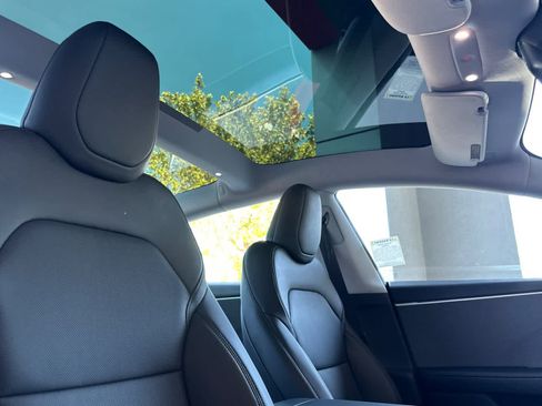 Used 2025 Tesla Model 3 RWD image 17