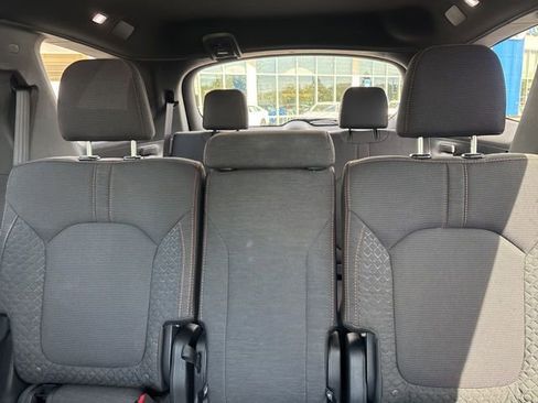 Used 2025 Honda Pilot Sport image 14