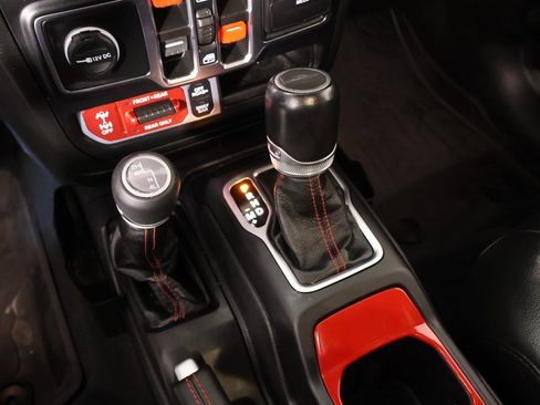 Used 2023 Jeep Gladiator Rubicon w/ Cold Weather Group image 10