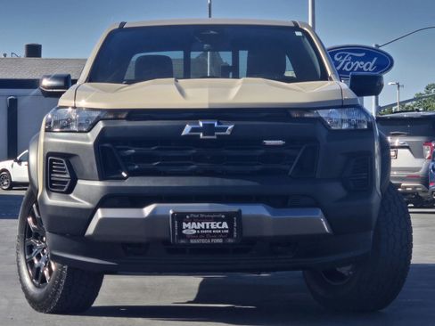 Used 2024 Chevrolet Colorado Trail Boss w/ Technology Package AWD/4WD image 2
