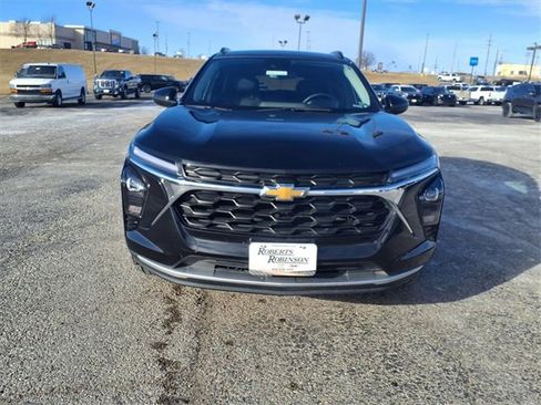 Used 2025 Chevrolet Trax LT w/ LT Convenience Package image 33