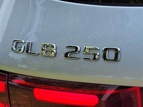 Used 2026 Mercedes-Benz GLB 250 4MATIC image 29
