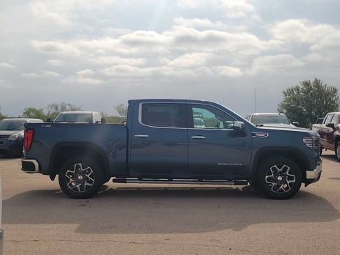 Used 2024 GMC Sierra 1500 SLT AWD/4WD image 9