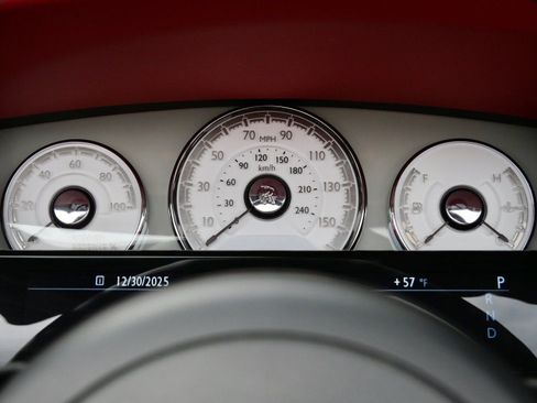 Used 2017 Rolls-Royce Dawn image 15