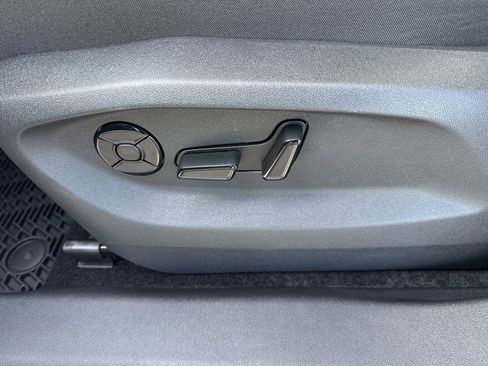 New 2026 Volkswagen Tiguan SE AWD/4WD image 10