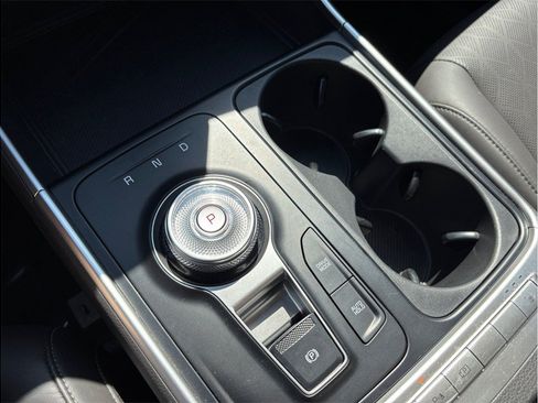 Used 2026 Kia Carnival LXS Hybrid FWD image 34