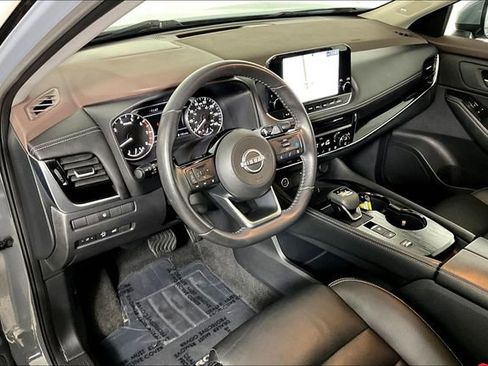 Used 2023 Nissan Rogue SL w/ SL Premium Package image 13