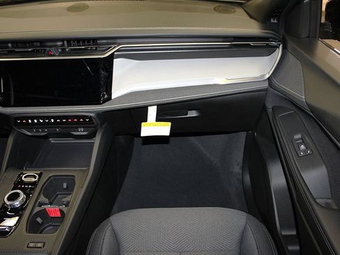 New 2026 Jeep Cherokee Laredo AWD/4WD image 32