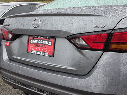 Used 2023 Nissan Altima 2.5 SV image 8