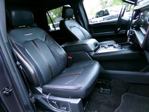 Used 2022 Ford Expedition Platinum AWD/4WD image 11