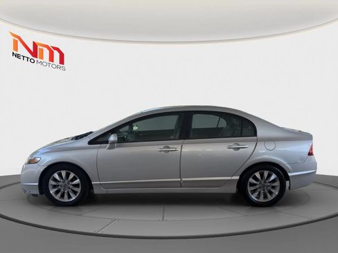Used 2010 Honda Civic LX image 2