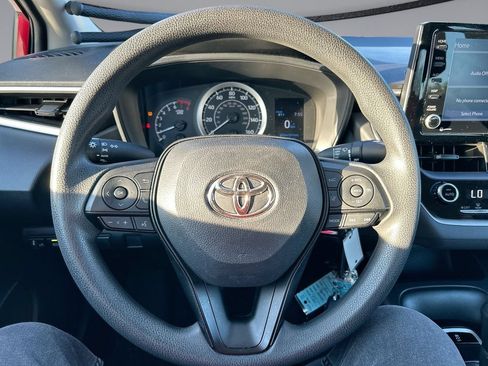 Used 2022 Toyota Corolla LE FWD image 14
