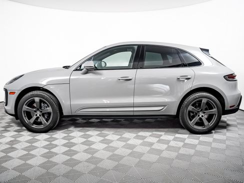 Certified 2026 Porsche Macan AWD/4WD image 2