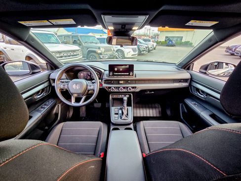 Used 2025 Honda CR-V Sport image 2