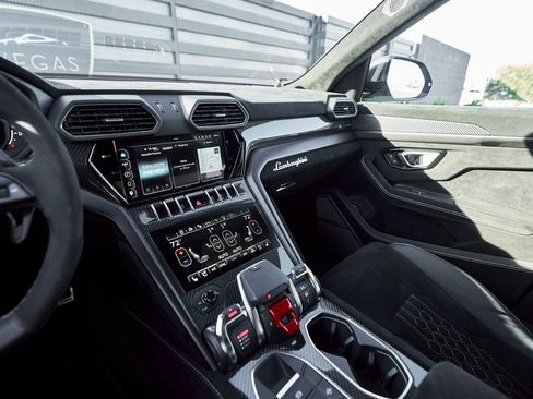 Used 2024 Lamborghini Urus Performante image 69