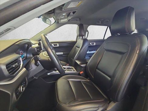 Used 2023 Ford Explorer XLT w/ Equipment Group 202A AWD/4WD image 14