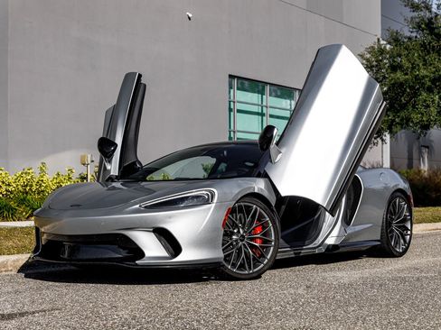 Used 2022 McLaren GT image 3